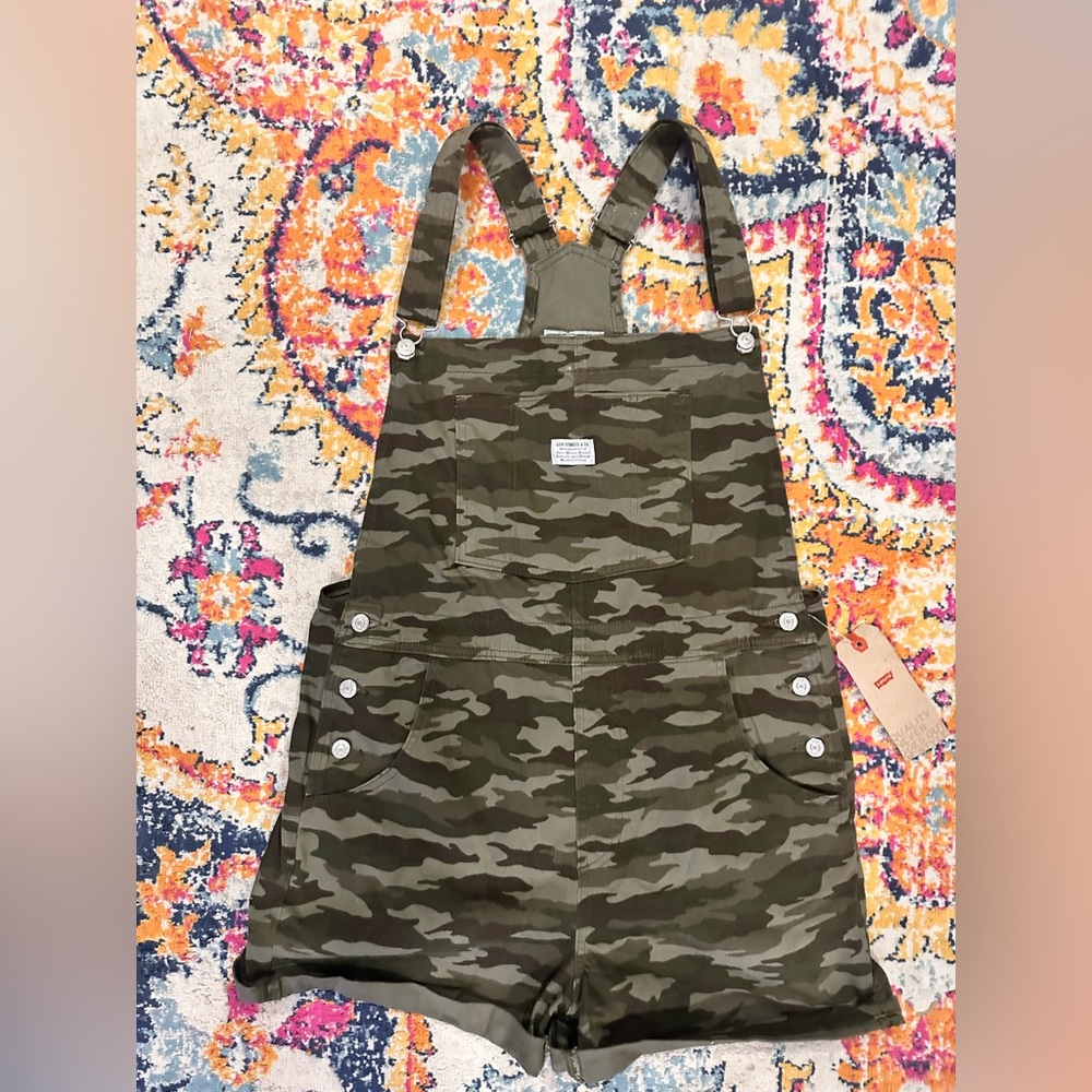 Levi’s Camo Short Overall